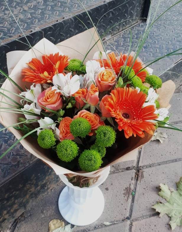 Букет цветов из: Герберы, Хризантемы, Альстромерии и Розы в Кужорской