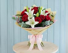 Букет цветов из:  Лилии и Розы #REPLACE_PRED# Кужорской