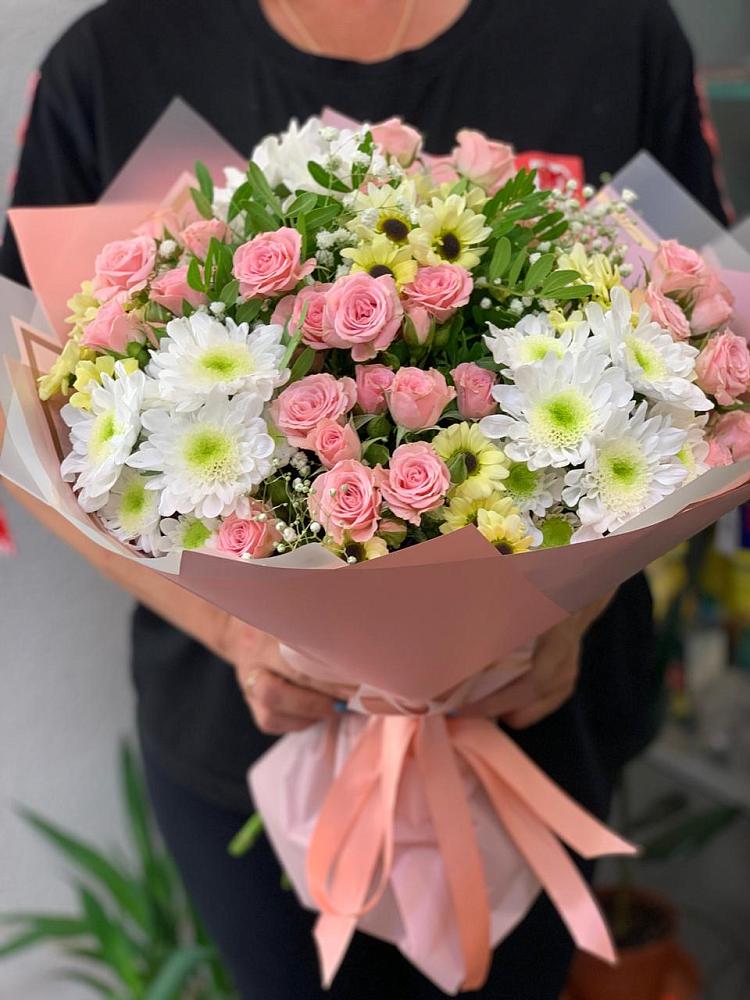 Букет цветов из: Розы и Хризантемы в Кужорской