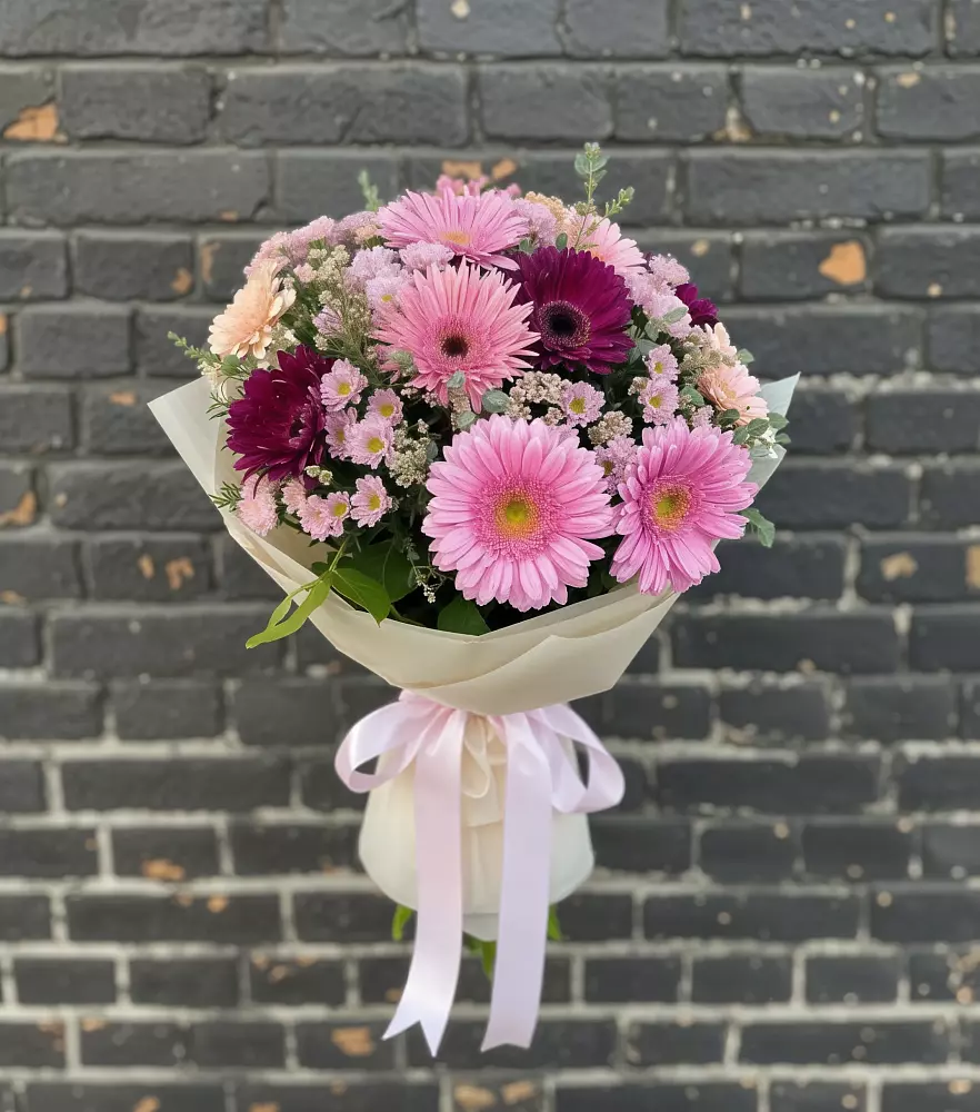 Букет цветов из: Герберы и Хризантемы в Кужорской