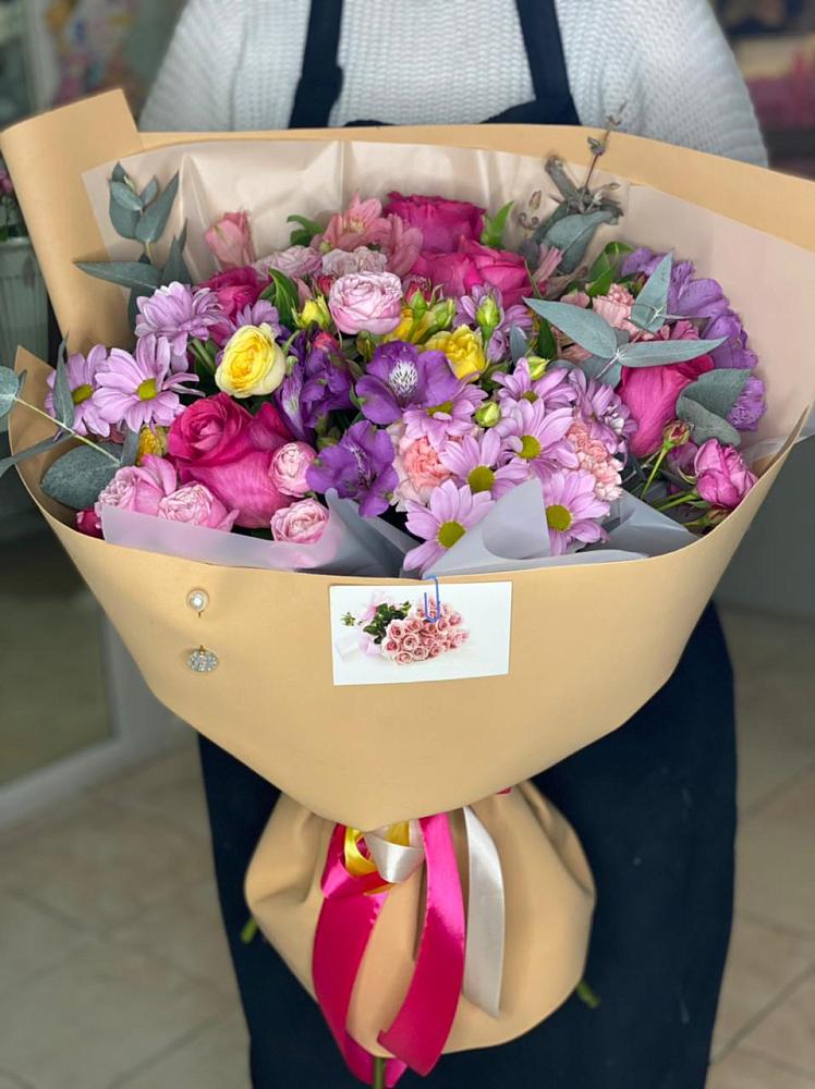 Букет цветов из: Хризантемы, Гвоздики и Альстромерии в Кужорской