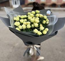 Букет Белые кустовые розы Солинеро в Кужорской