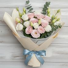 Букет цветов из:  Лизиантусы в Кужорской