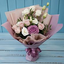 Букет цветов из:  Розы и Лизиантусы в Кужорской