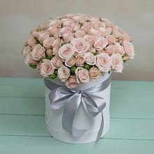 Цветочная композиция из Розы в шляпной коробке в Кужорской