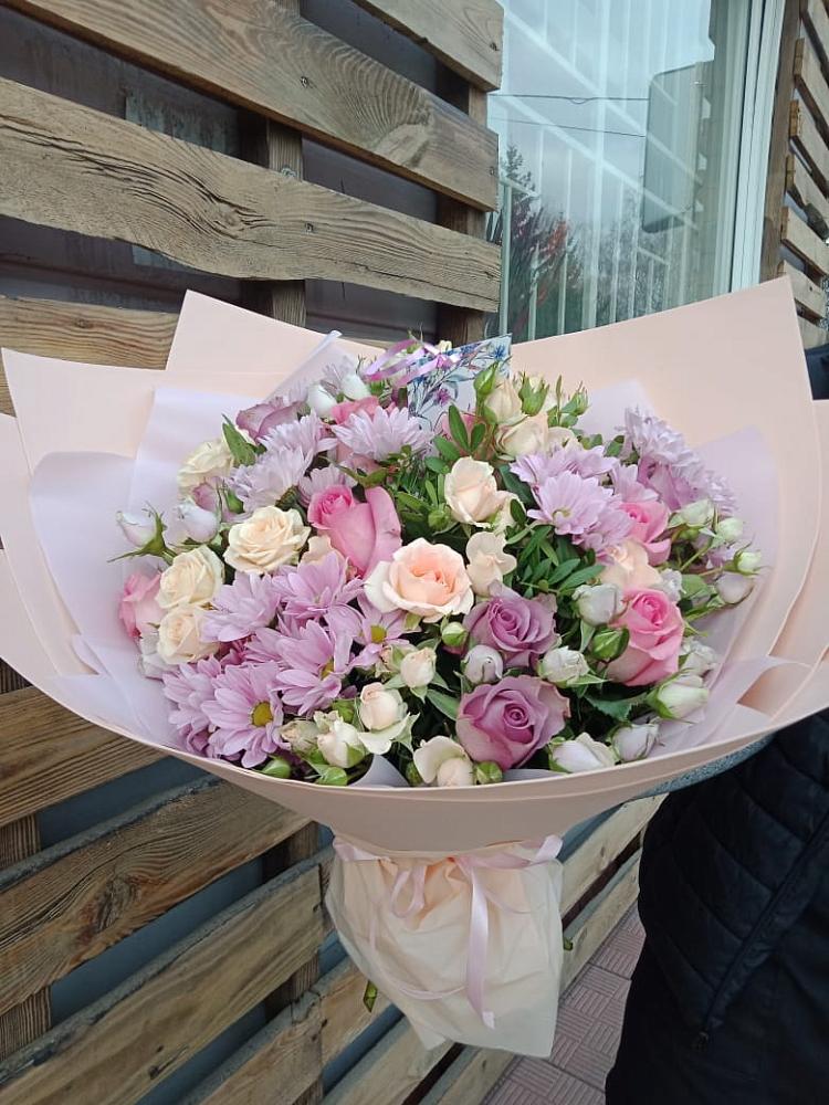 Букет цветов из: Розы и Хризантемы в Кужорской