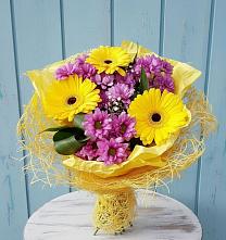 Букет цветов из:  Хризантемы и Герберы в Кужорской