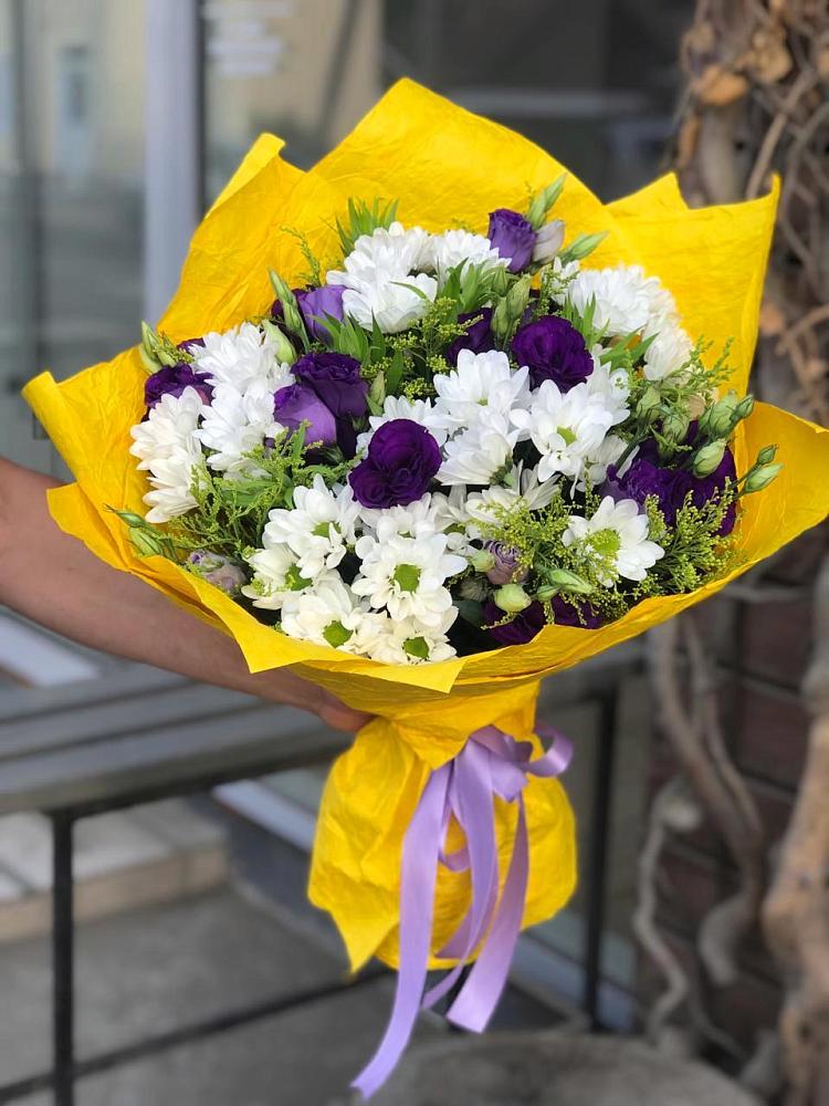 Букет цветов из: Ирисы, Хризантемы и Ромашки в Кужорской