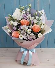 Букет цветов из:  Лизиантусы, Розы, Альстромерии и Гипсофила #REPLACE_PRED# Кужорской