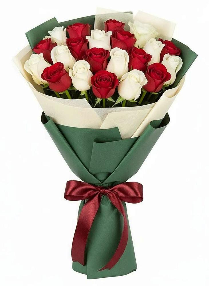 Букет Микс из красных и белых роз в Кужорской