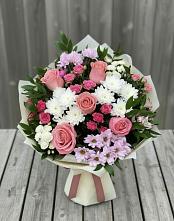 Букет цветов из:  Альстромерии, Гвоздики, Розы и Хризантемы в Кужорской
