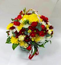Цветочная композиция из Хризантемы и Розы в корзине в Кужорской