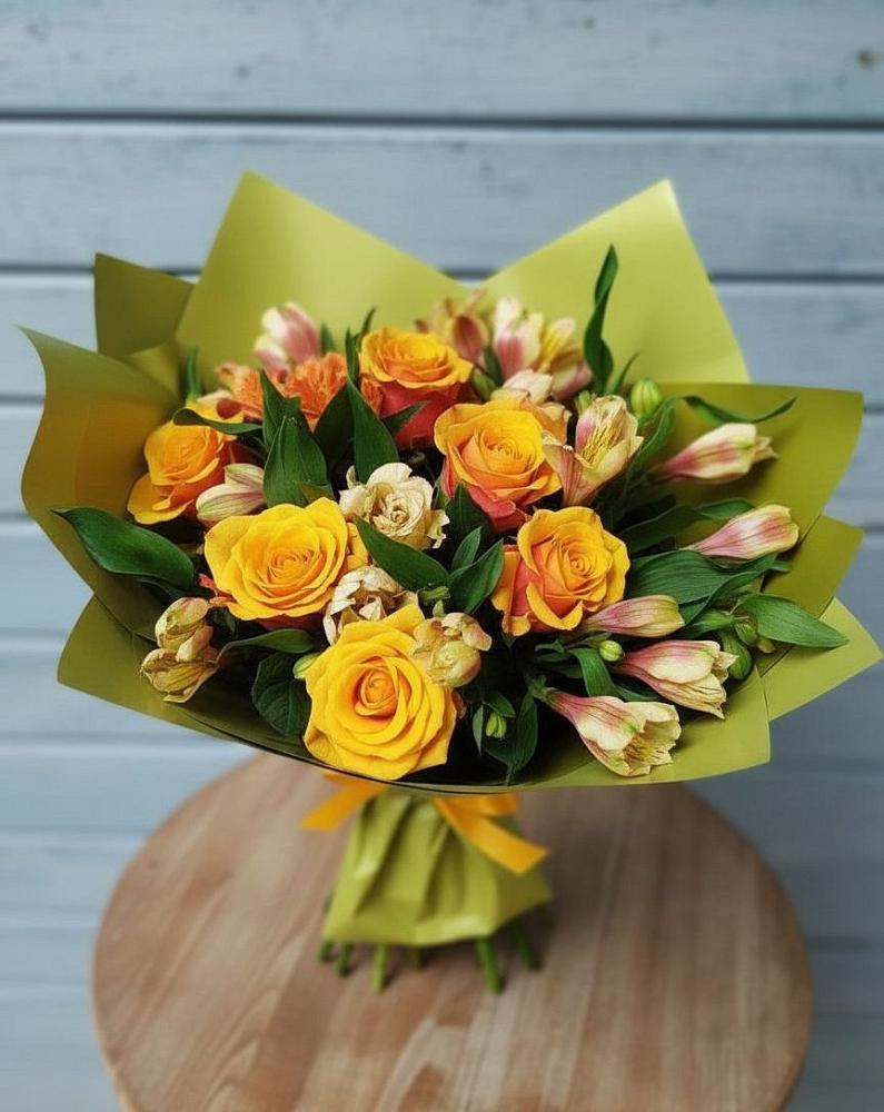Букет цветов из: Альстромерии и Розы в Кужорской