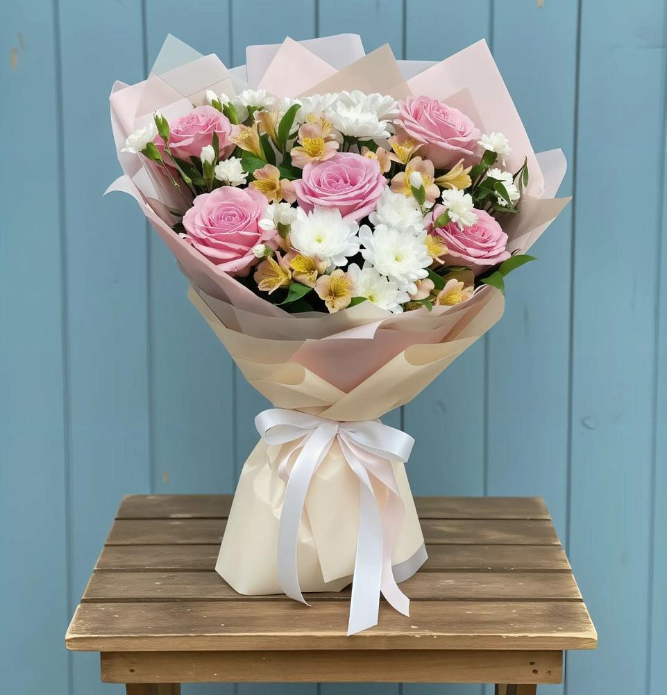 Букет цветов из: Гвоздики, Орхидеи и Розы в Кужорской