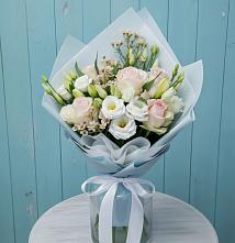 Букет цветов из:  Розы и Лизиантусы #REPLACE_PRED# Кужорской