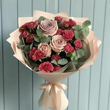 Букет цветов из:  Гвоздики и Розы в Кужорской