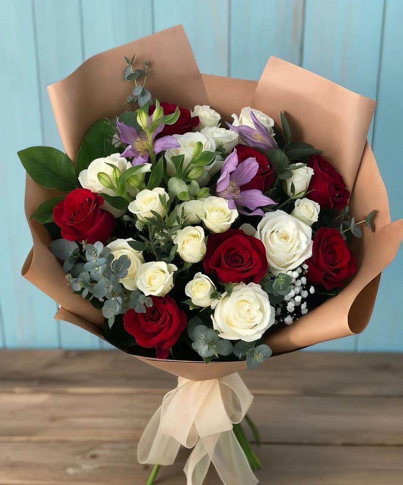 Букет цветов из: Розы и Альстромерии в Кужорской