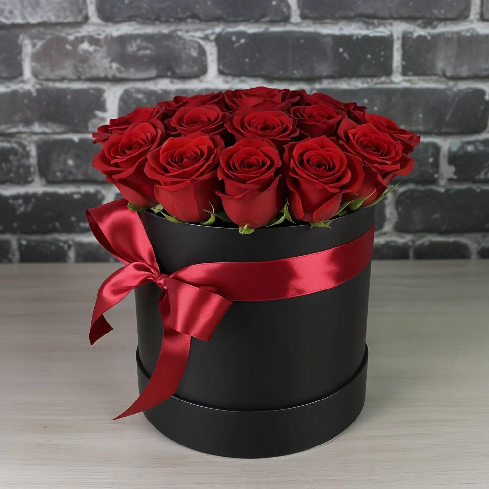 Цветочная композиция из Розы в шляпной коробке в Кужорской