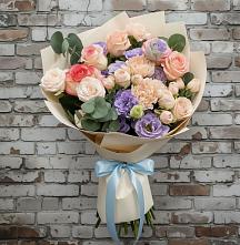 Букет цветов из:  Розы, Лизиантусы и Гвоздики в Кужорской