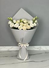 Букет цветов из:  Розы и Лизиантусы в Кужорской